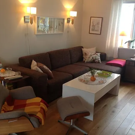 Mandal Privat Rom Og Husutleie Exterior photo
